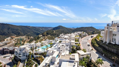 3 Bedroom Middle Floor Apartment in Marbella - Image 2