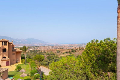 3 Bedroom Penthouse in La Mairena - Image 1