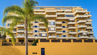 2 Bedroom Middle Floor Apartment in Estepona