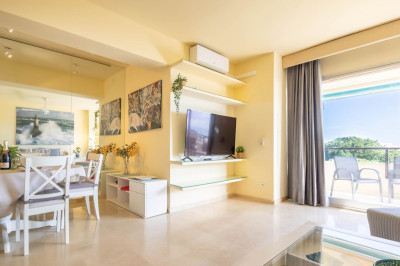 1 Bedroom Middle Floor Apartment in Marbesa - Image 4