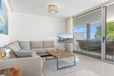3 Bedroom Ground Floor Apartment in Benahavís - Image 4