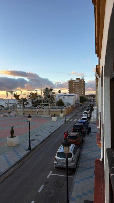 4 Bedroom Middle Floor Apartment in San Luis de Sabinillas - Image 3