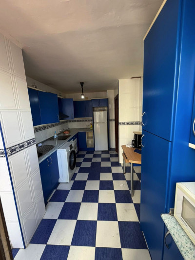 4 Bedroom Middle Floor Apartment in San Luis de Sabinillas - Image 5