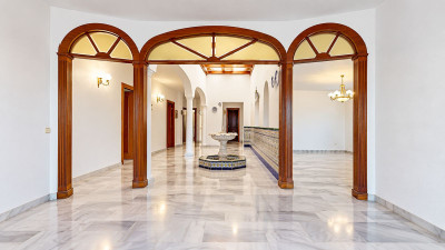 7 Bedroom Detached Villa in Arroyo de la Miel - Image 5