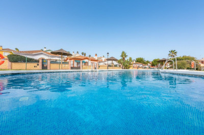 3 Bedroom Detached Villa in La Duquesa - Image 2