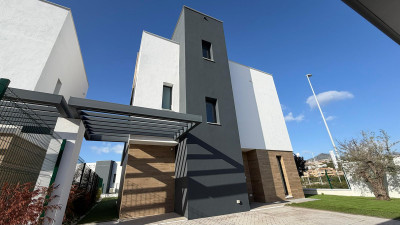 3 Bedroom Detached Villa in Estepona - Image 2