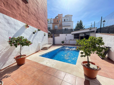 3 Bedroom Townhouse in Estepona - Image 2