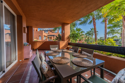 3 Bedroom Middle Floor Apartment in Nueva Andalucía - Image 1