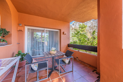 3 Bedroom Middle Floor Apartment in Nueva Andalucía - Image 2