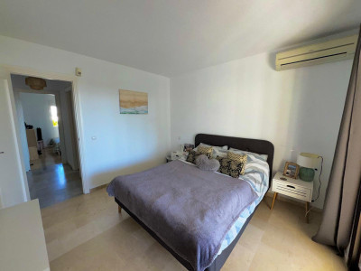 2 Bedroom Middle Floor Apartment in Calahonda - Image 4