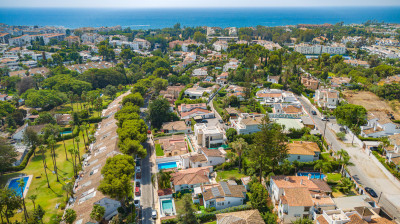 2 Bedroom Detached Villa in Nueva Andalucía - Image 3