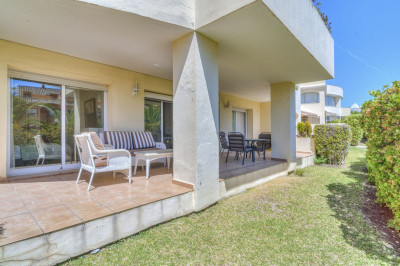 3 Bedroom Ground Floor Apartment in Bahía de Marbella - Image 1