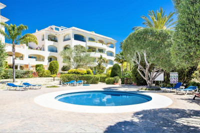 3 Bedroom Ground Floor Apartment in Bahía de Marbella - Image 2