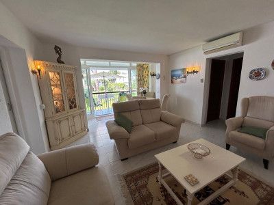 1 Bedroom Top Floor Apartment in El Paraiso - Image 3