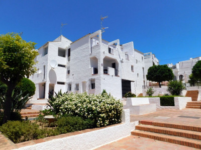 2 Bedroom Middle Floor Apartment in La Duquesa