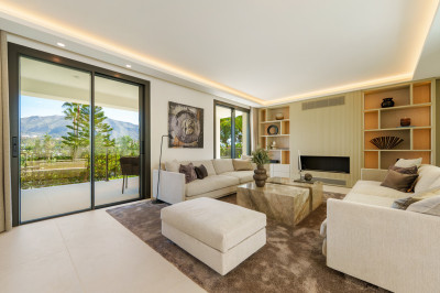5 Bedroom Detached Villa in Nueva Andalucía - Image 4