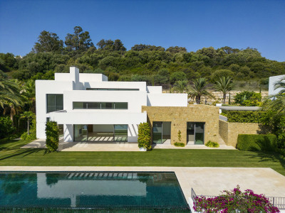 5 Bedroom Detached Villa in Casares - Image 1