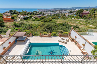 5 Bedroom Detached Villa in La Capellania - Image 2