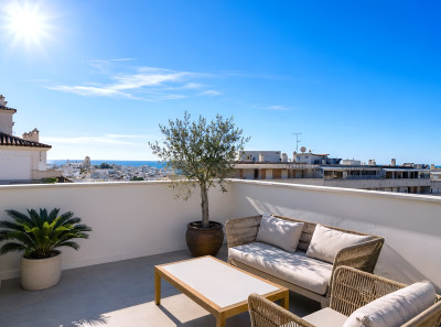 2 Bedroom Penthouse in Estepona - Image 1