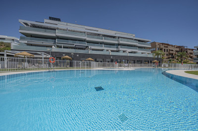 3 Bedroom Middle Floor Apartment in La Cala de Mijas - Image 1