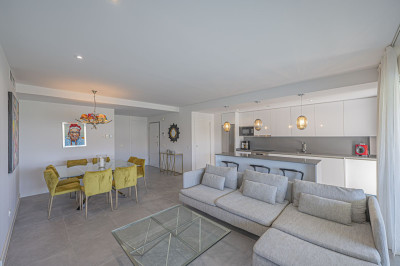 3 Bedroom Middle Floor Apartment in La Cala de Mijas - Image 3