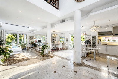 4 Bedroom Detached Villa in New Golden Mile - Image 2