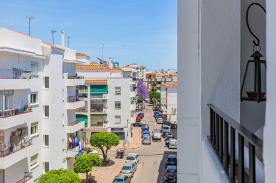 6 Bedroom Penthouse in Estepona - Image 4