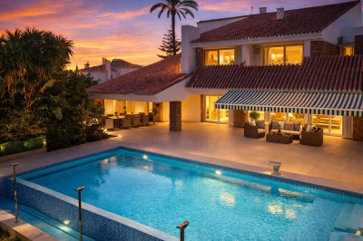 7 Bedroom Detached Villa in Puerto Banús - Image 2