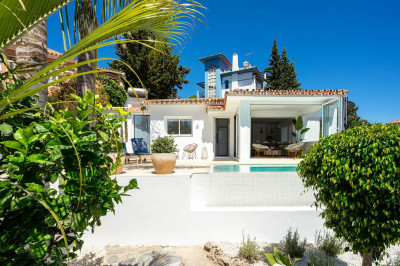 4 Bedroom Detached Villa in La Campana - Image 4