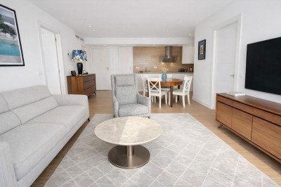 2 Bedroom Middle Floor Apartment in Marbella - Image 1