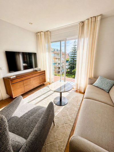 2 Bedroom Middle Floor Apartment in Marbella - Image 5