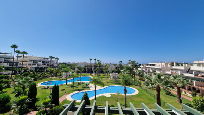 2 Bedroom Penthouse in Nueva Andalucía - Image 4
