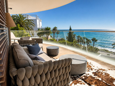 4 Bedroom Middle Floor Apartment in Estepona - Image 3