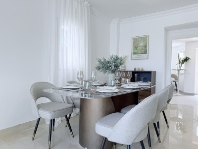 2 Bedroom Townhouse in Marbella - Image 3