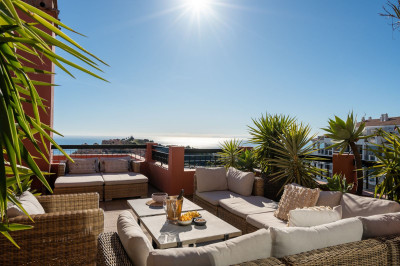 4 Bedroom Penthouse Duplex in Calahonda - Image 1