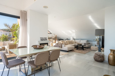 4 Bedroom Penthouse Duplex in Calahonda - Image 5
