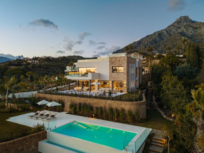 5 Bedroom Detached Villa in The Golden Mile - Image 1