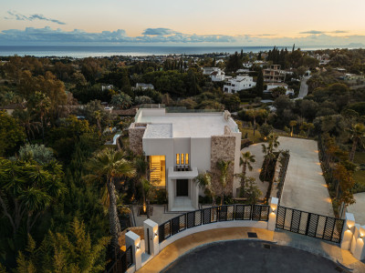 5 Bedroom Detached Villa in The Golden Mile - Image 2