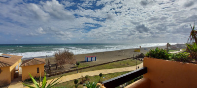 2 Bedroom Middle Floor Apartment in La Duquesa