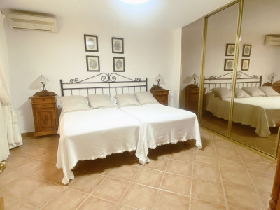 3 Bedroom Detached Villa in Elviria - Image 5