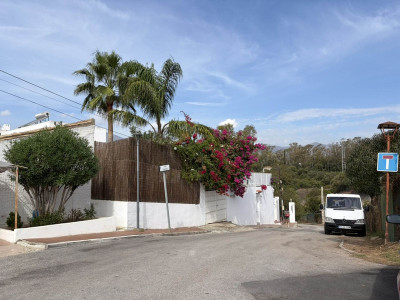2 Bedroom Townhouse in Estepona - Image 5