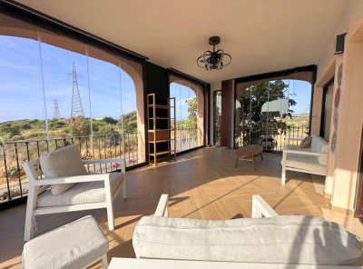 5 Bedroom Semi-Detached House in Estepona - Image 2