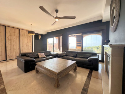 5 Bedroom Semi-Detached House in Estepona - Image 3