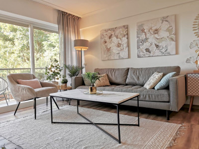 3 Bedroom Middle Floor Apartment in Estepona - Image 4