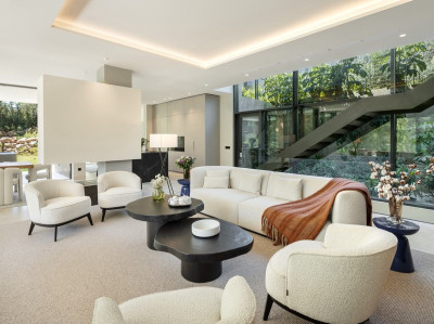 6 Bedroom Detached Villa in Marbella - Image 5