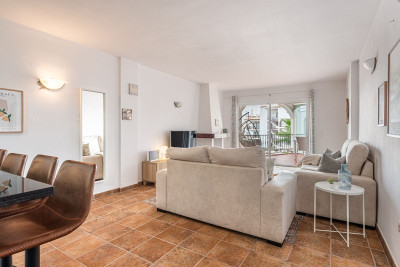 3 Bedroom Middle Floor Apartment in Riviera del Sol - Image 5
