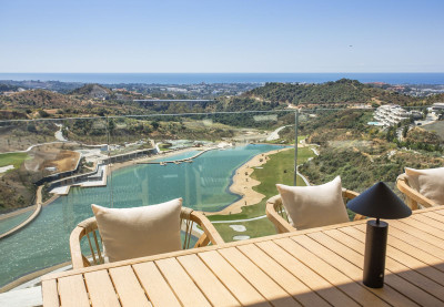 2 Bedroom Penthouse in Benahavís - Image 1