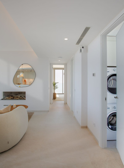 2 Bedroom Penthouse in Benahavís - Image 5