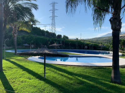 4 Bedroom Middle Floor Apartment in Casares Playa - Image 2