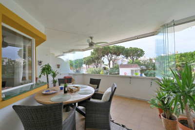 2 Bedroom Middle Floor Apartment in Calahonda - Image 1